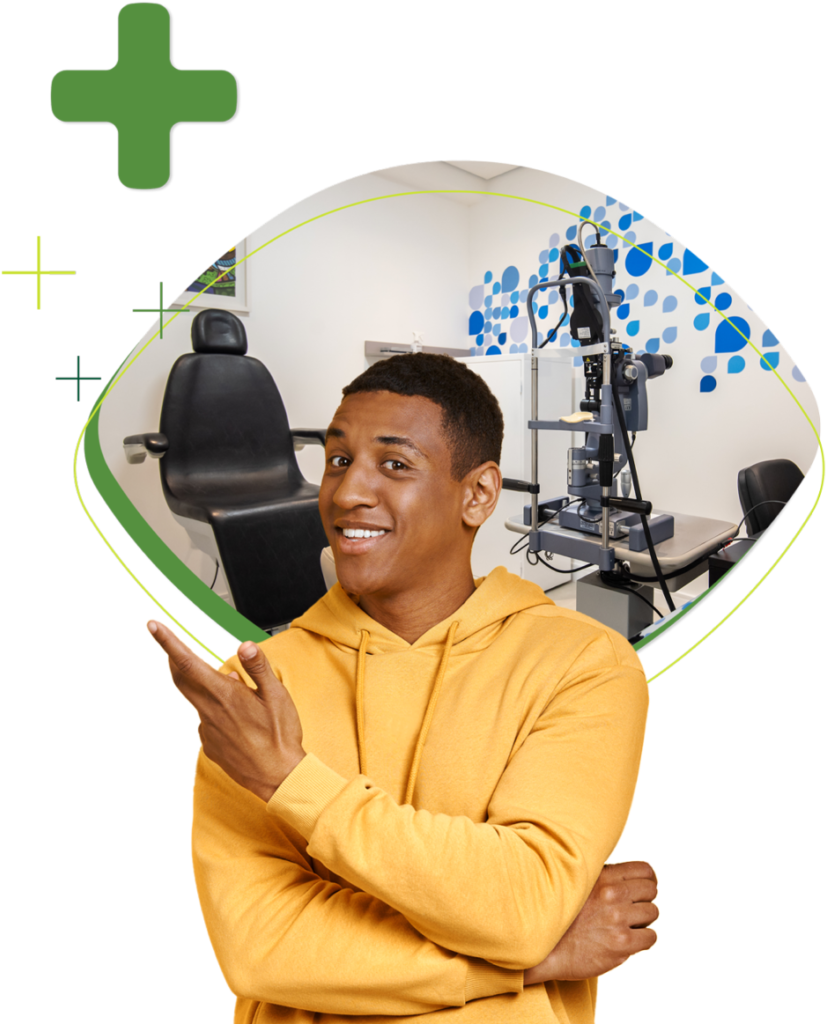 Homem com imagem da clinica de fundo